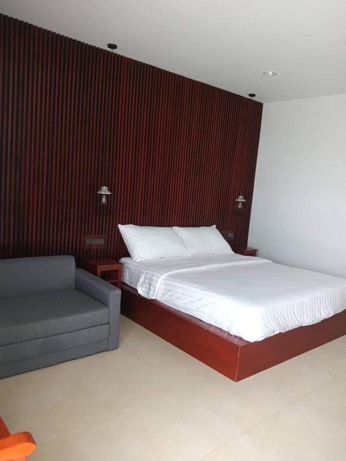 Beach House By Rose Massage Nai Thon Beach Exterior foto